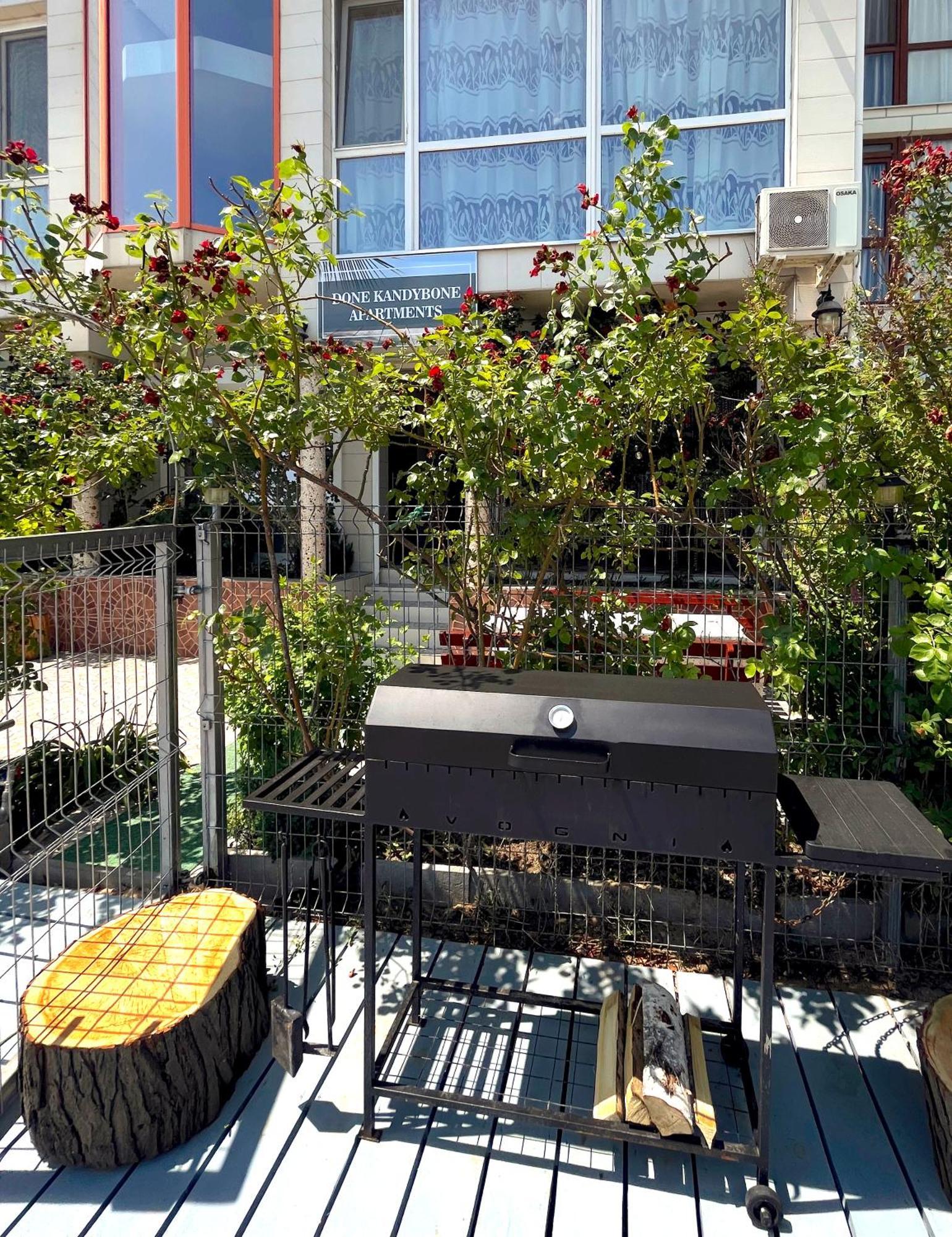 Done Kandybone Apartments Burlach'ya Balka Bagian luar foto